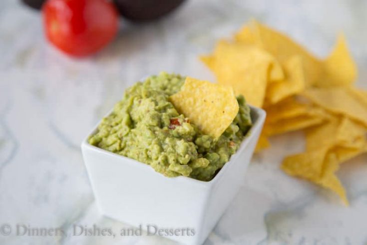 Homemade Guacamole {Dinners, Dishes, and Desserts}