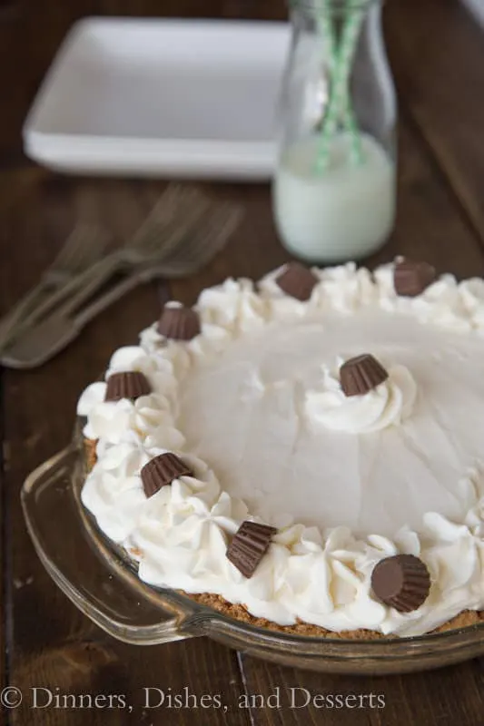 Chocolate Peanut Butter Cream Pie - chocoalte and peanut butter heaven!