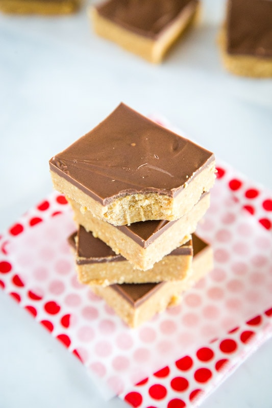 No Bake Peanut Butter Bars are super easy and super fast to make