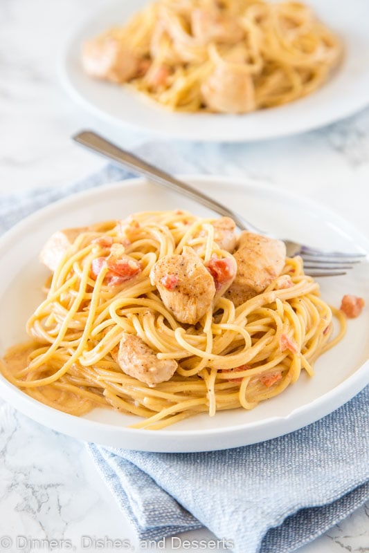 A pate with pasta and chicken