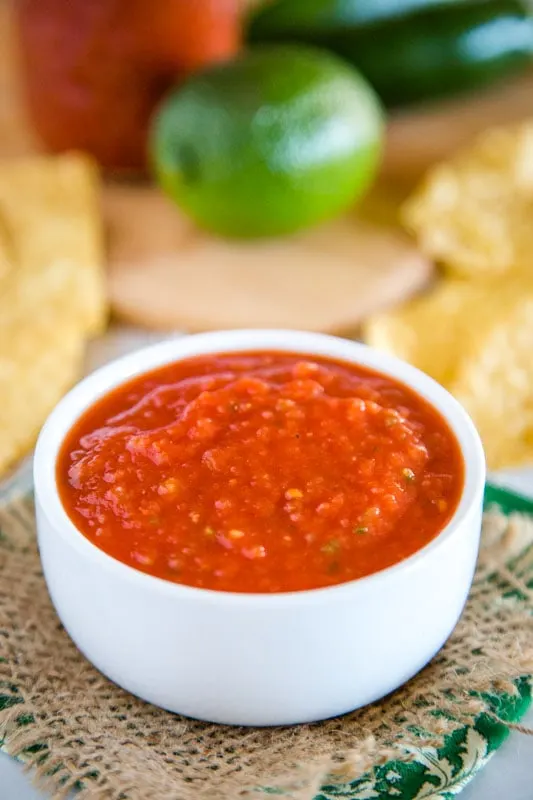 Restaurant copycat recipes are always fun to make. This Chili's salsa recipe is super easy and so good