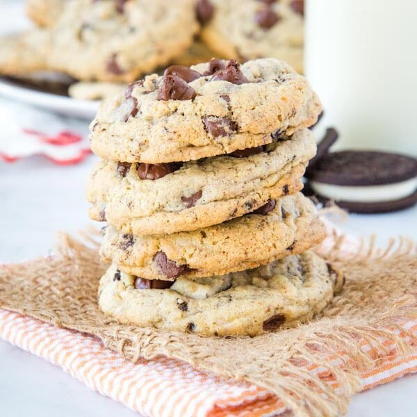 Oreo Pudding Cookies - Pudding mix makes for super thick, soft, and chewy cookies.  And using Oreo pudding means you get that cookies and cream flavor in every single bite! 