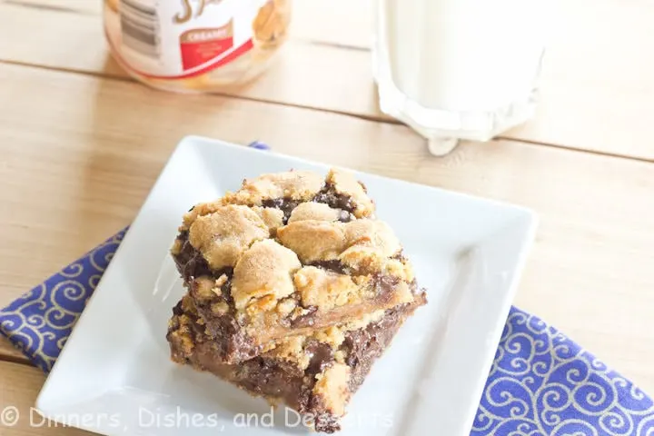 biscoff caramel cookie bars on a plate