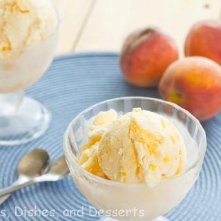 vanilla peach swirl frozen yogurt in a cupr