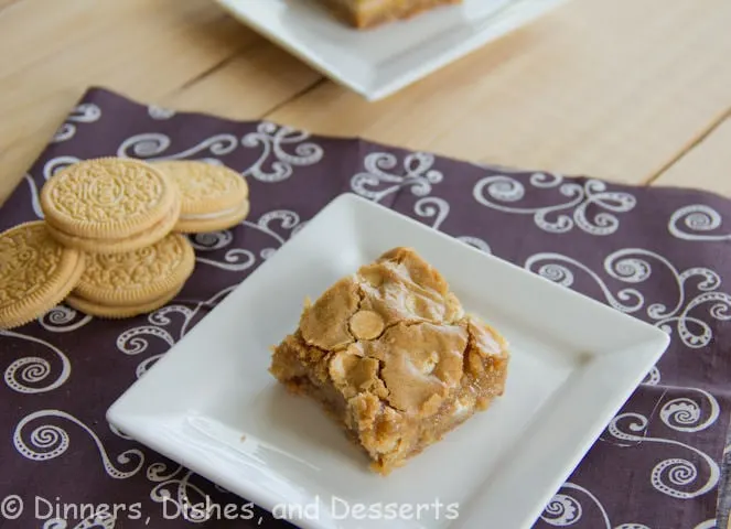 golden oreo blondie bars on a plate