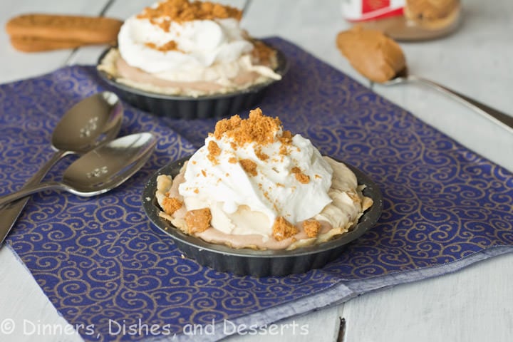 biscoff mousse cream pie on a plate