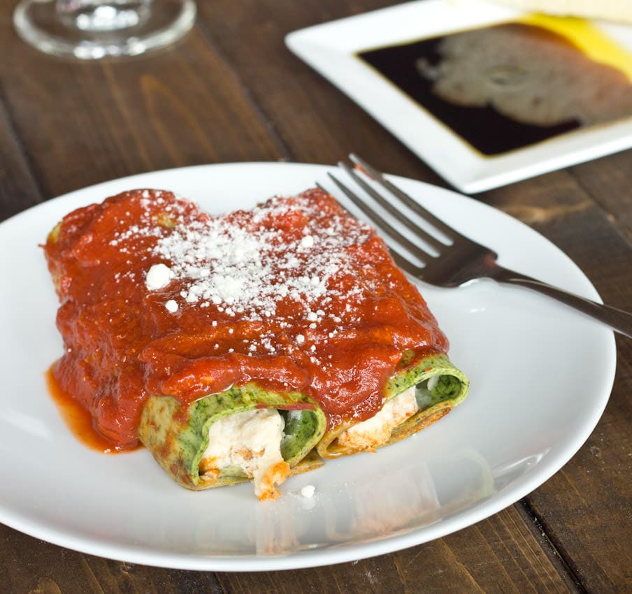 cannelloni with spinach pasta on a plate