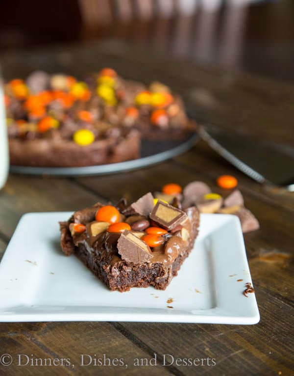 peanut butter brownie pizza on a plate