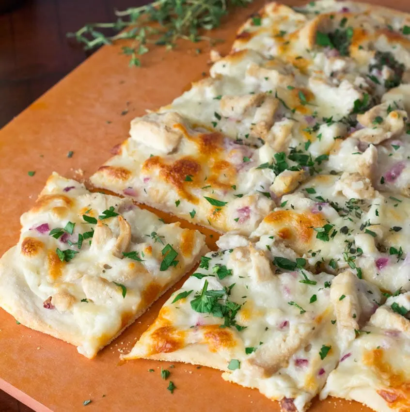 Roasted Garlic, Chicken and Herb White Pizza 
