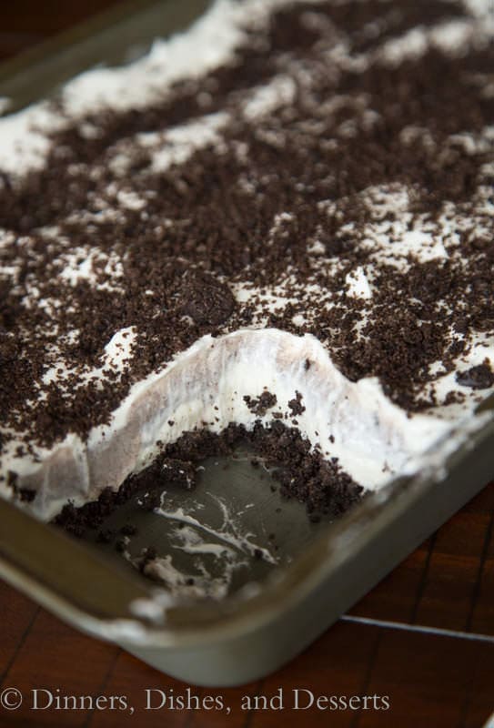 No Bake Oreo Cream Squares - layers of cookies, pudding, cream cheese, and whipped cream!