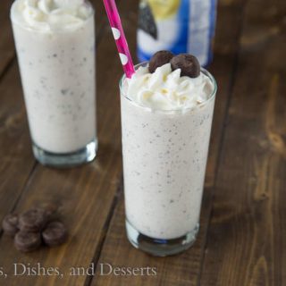 Peppermint Pattie Milkshakes {Dinners, Dishes, and Desserts}