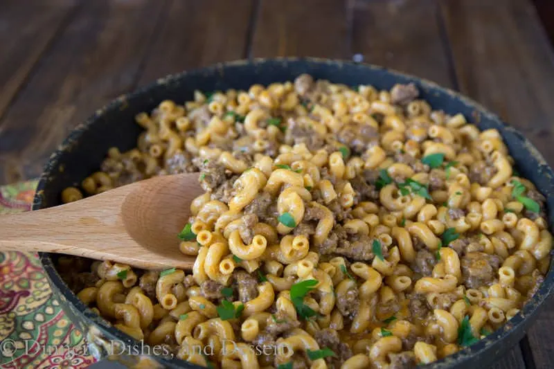 Cheeseburger Macaroni Skillet {Dinners, Dishes, and Desserts}