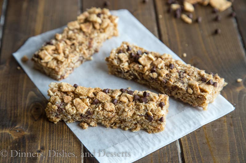 Cinnamon Toast Crunch Granola Bars {Dinners, Dishes, and Desserts}
