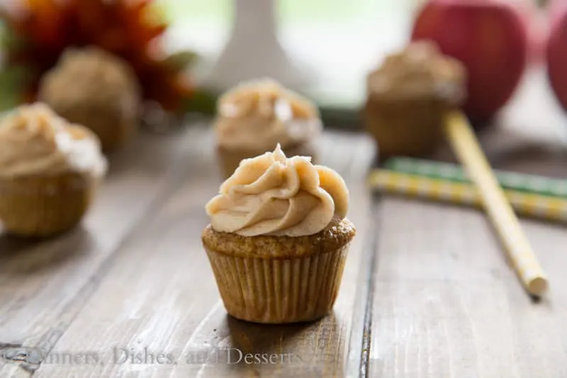 Apple Spice Cupcakes {Dinners, Dishes, and Desserts}