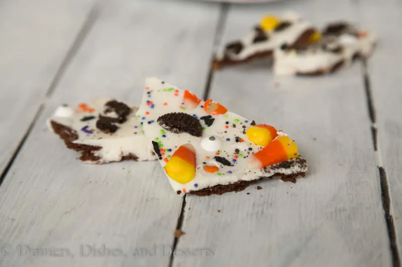 Brownie Brittle Halloween Bark {Dinners, Dishes, and Desserts}