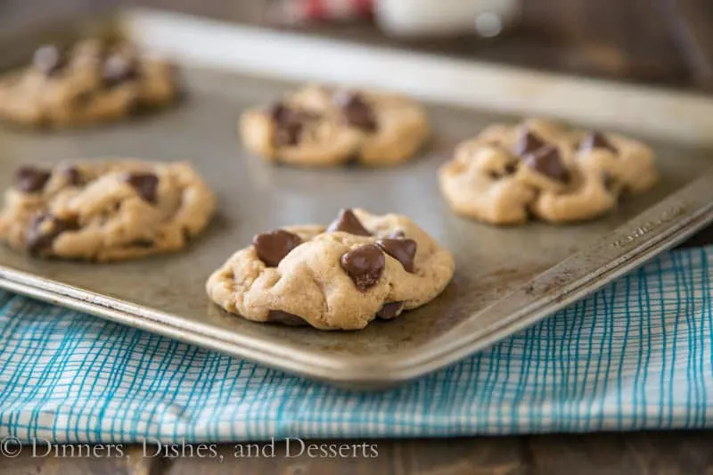 Peanut Butter Chocolate Chip Cookies {Dinners, Dishes, and Desserts}