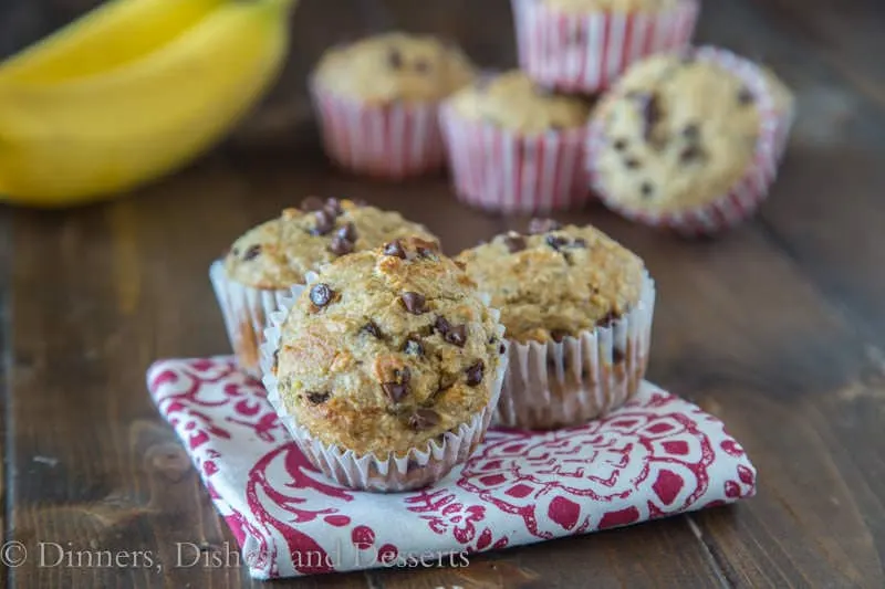 Skinny Banana Chocolate Chip Muffins {Dinners, Dishes, and Desserts}