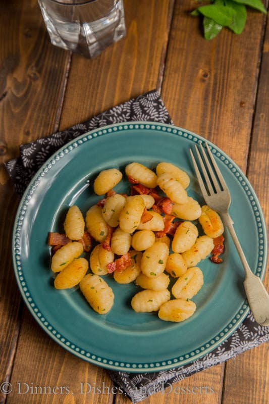 Sweet Potato Gnocchi with Bacon & Sage - super quick dinner, ready in 20 minutes. Just one pan!