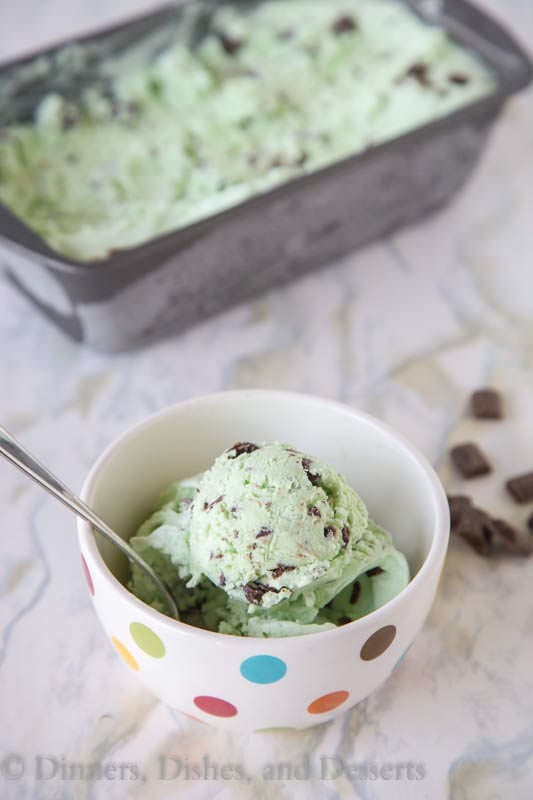 No Churn Mint Chocolate Chip Ice Cream - super creamy mint chocolate chip ice cream that you can make in minutes, no ice cream maker required!