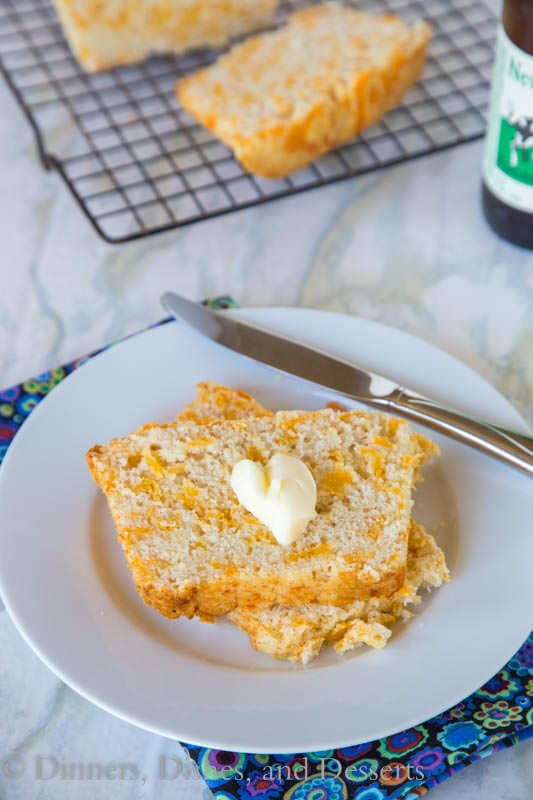Easy Cheddar Beer Bread - Just 4 ingredients for this super easy beer bread! 