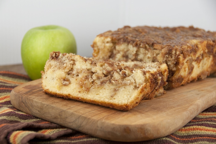 Cinnamon Apple Pie Bread {Wishes and Dishes}