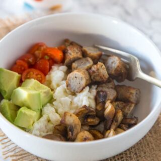 Breakfast Bowls with Chicken Sausage and Egg Whites - a super healthy, hearty breakfast with egg whites, sauteed mushrooms, diced tomatoes, and chicken sausage.