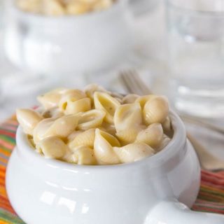 Copycat Panera Mac and Cheese - homemade macaroni and cheese that tastes just like what you can buy at Panera.  Made on the stove top in just minutes!