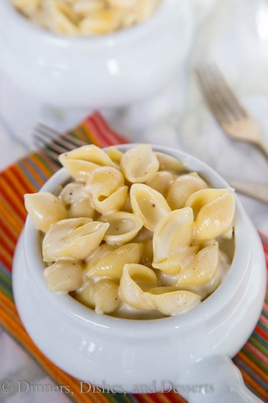 copycat panera mac and cheese in a bowl