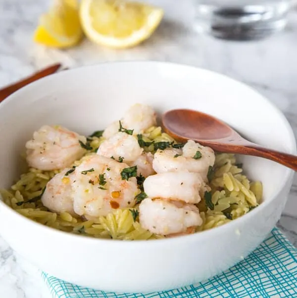 Lemon Pepper Shrimp Scampi - You can not get any easier than this shrimp scampi recipe. Ready in minutes, perfect dinner for any night of the week or even for entertaining!