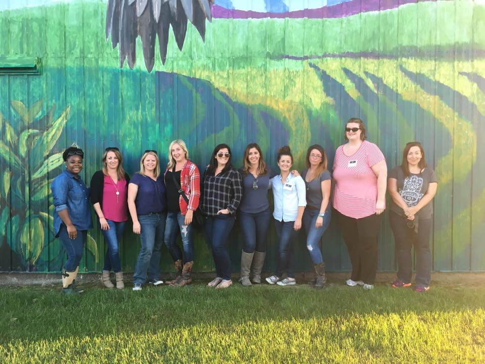 IACornQuest2016 Full group in front of custome mural on the Gallagher families barn.