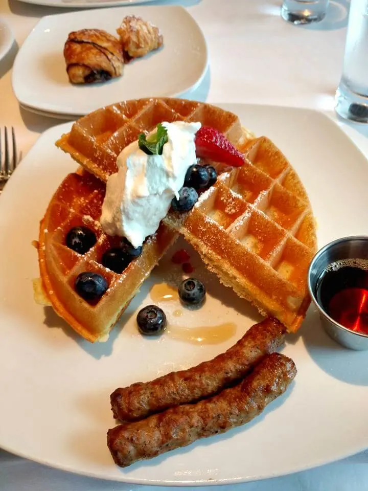 Dining Guide Pride of America - Cagney's Steakhouse Vanilla Waffles