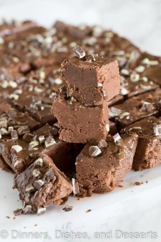 easy microwave fudge on a plate