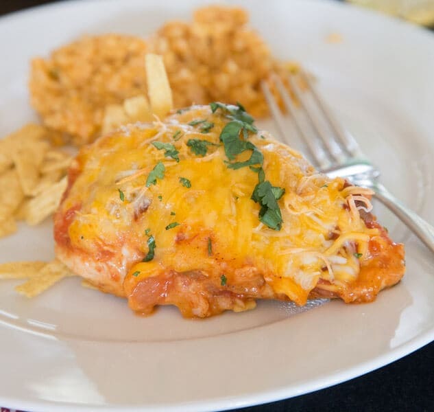 Southwest Baked Chicken - a baked chicken recipe that is ready in no time, with tons of flavor. Just 4 ingredients and dinner is done!