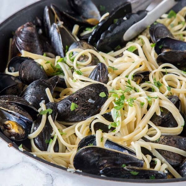Steamed mussels - an easy mussels recipe for any night of the week.