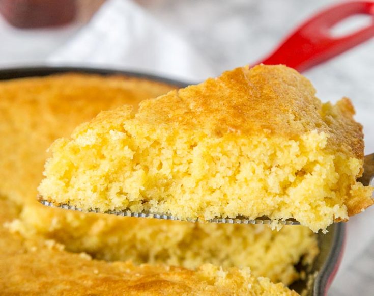 Best Cornbread Recipe- a sweet cornbread recipe that you can make in a skillet, a baking dish or even in a muffin tin. Stop searching, this will become your go to corn bread!
