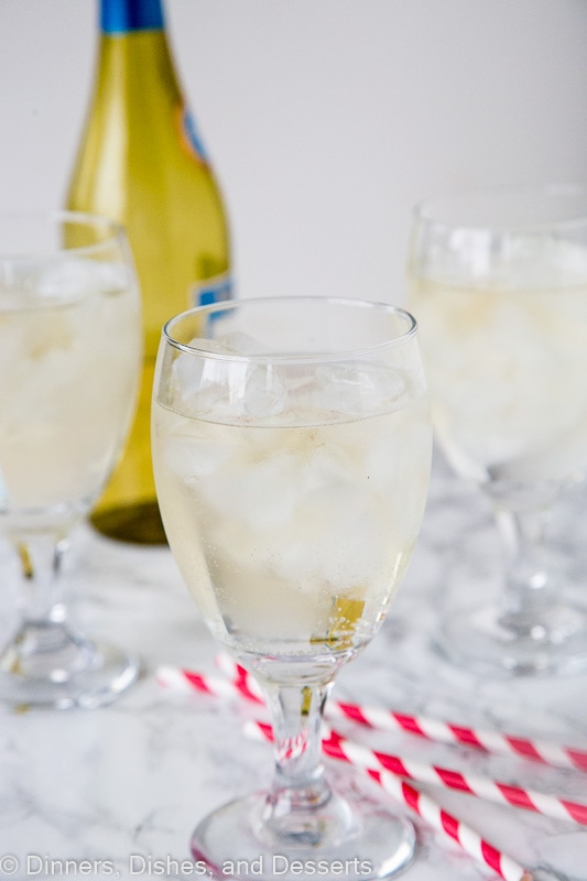 White Wine Spritzer Recipe - Dinners, Dishes, and Desserts