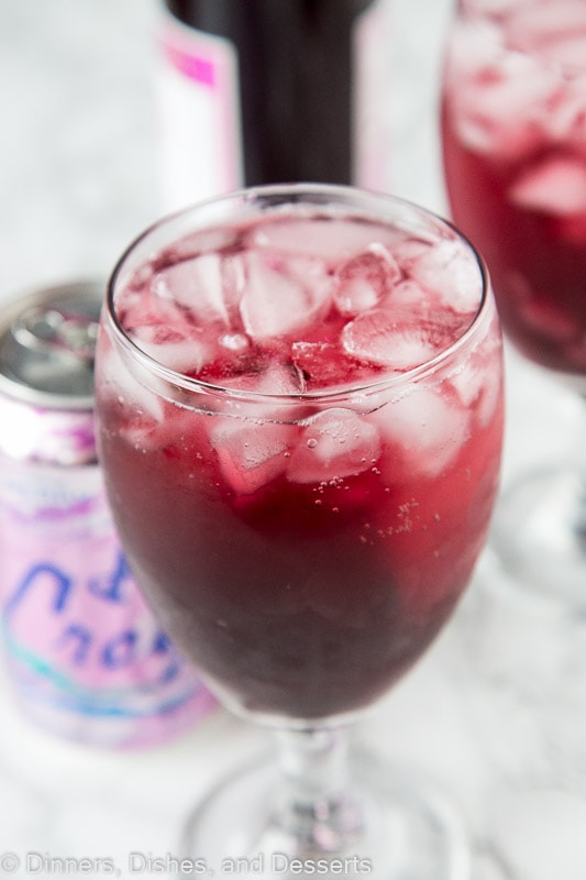 berry red wine spritzer close up