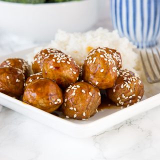 plate with meatballs with rice