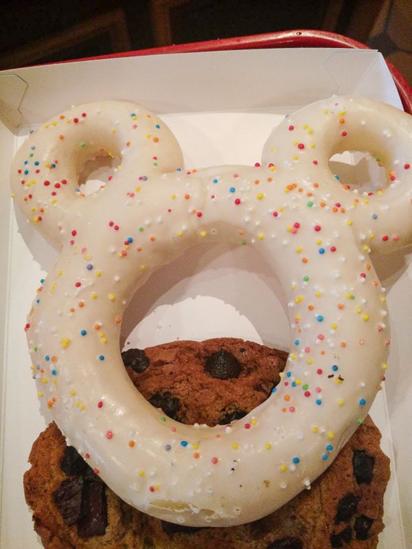 Shanghai Disney donuts and cookies