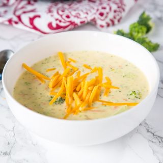A bowl of broccoli cheese soup