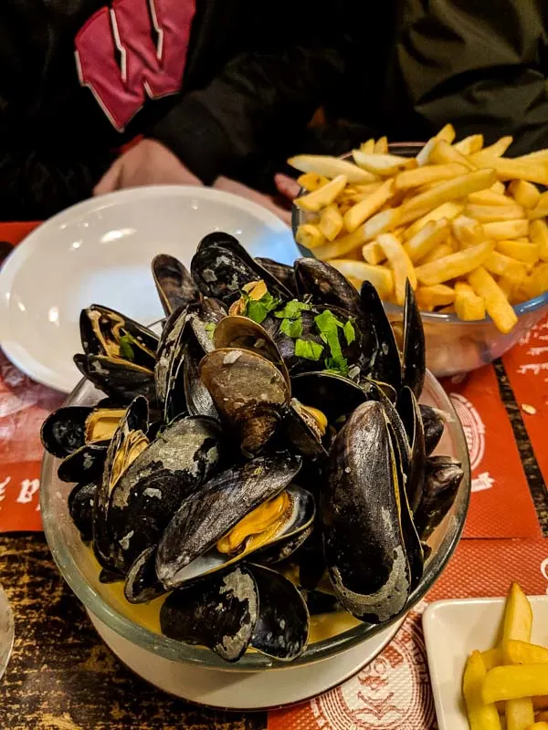 Where to Eat in Paris - Planning a trip to Paris and wondering where to eat?  Here are some of our favorites from out trip!  Academie de la Biere 