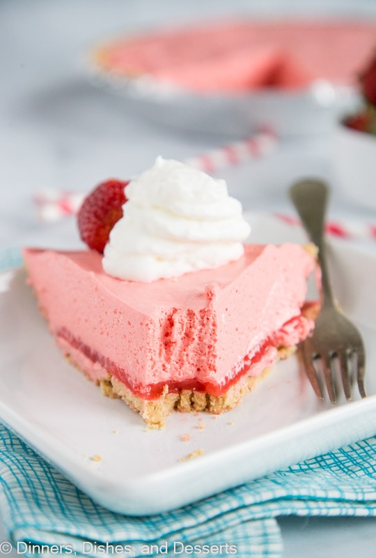 No bake pie with strawberry jello, cool whip, and a graham cracker crust