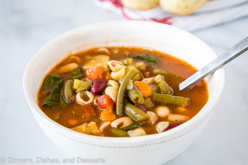 Olive Garden Minestrone Soup - Make the classic minestrone soup at home!  This soup is made all in one pan, is full of all sorts of veggies and even pasta, all in a delicious rich tomato based broth.