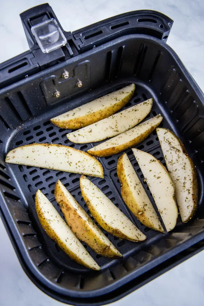 seasoned potato wedges in the air fryer