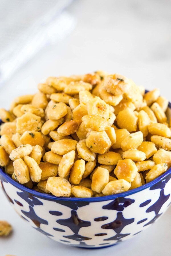 close up of hidden valley ranch oyster crackers