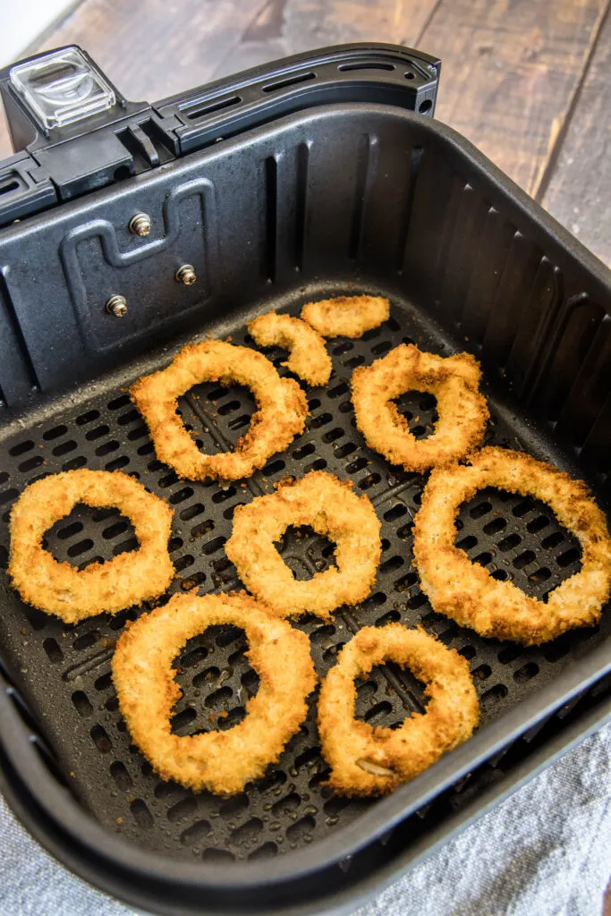 air fried onion rings in basket