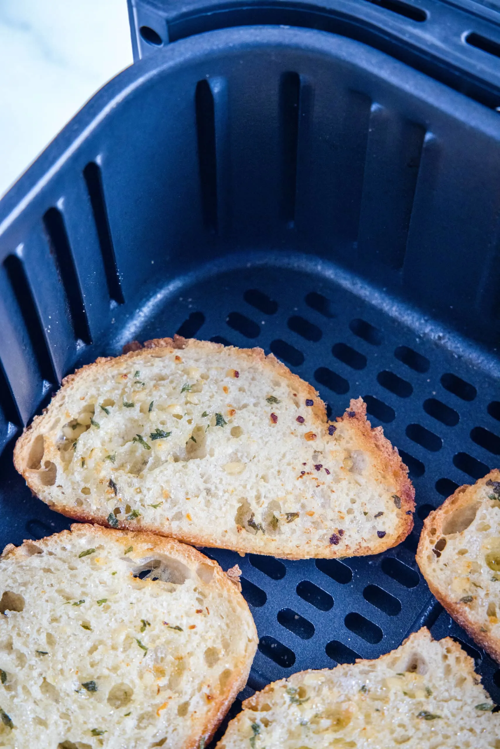 garlic bread cooked in air fryer