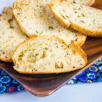 close up crispy garlic bread