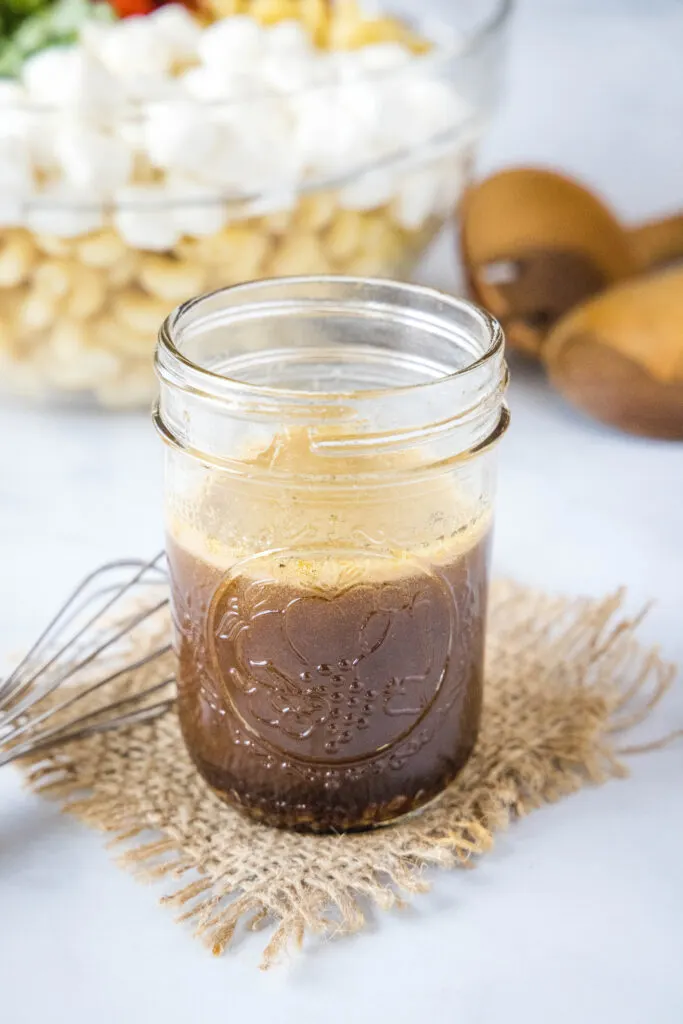 balsamic vinaigrette dressing in a mason jar