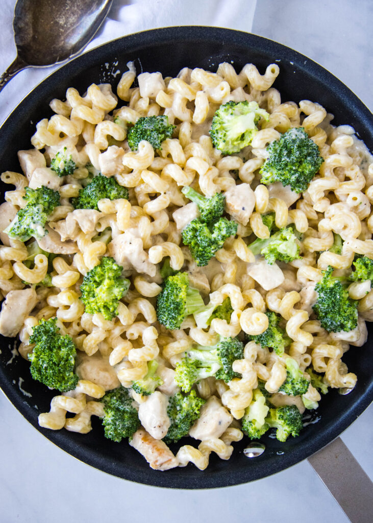 skillet with alredo pasta with chicken and broccoli